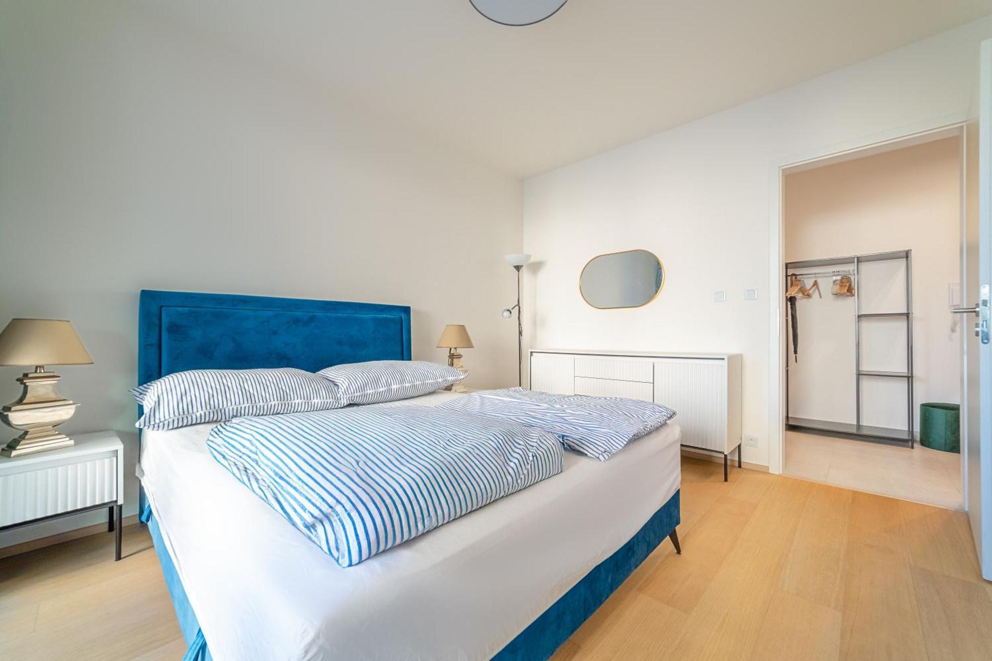 Apartment Chic Living At Vista Serenity With Balcony