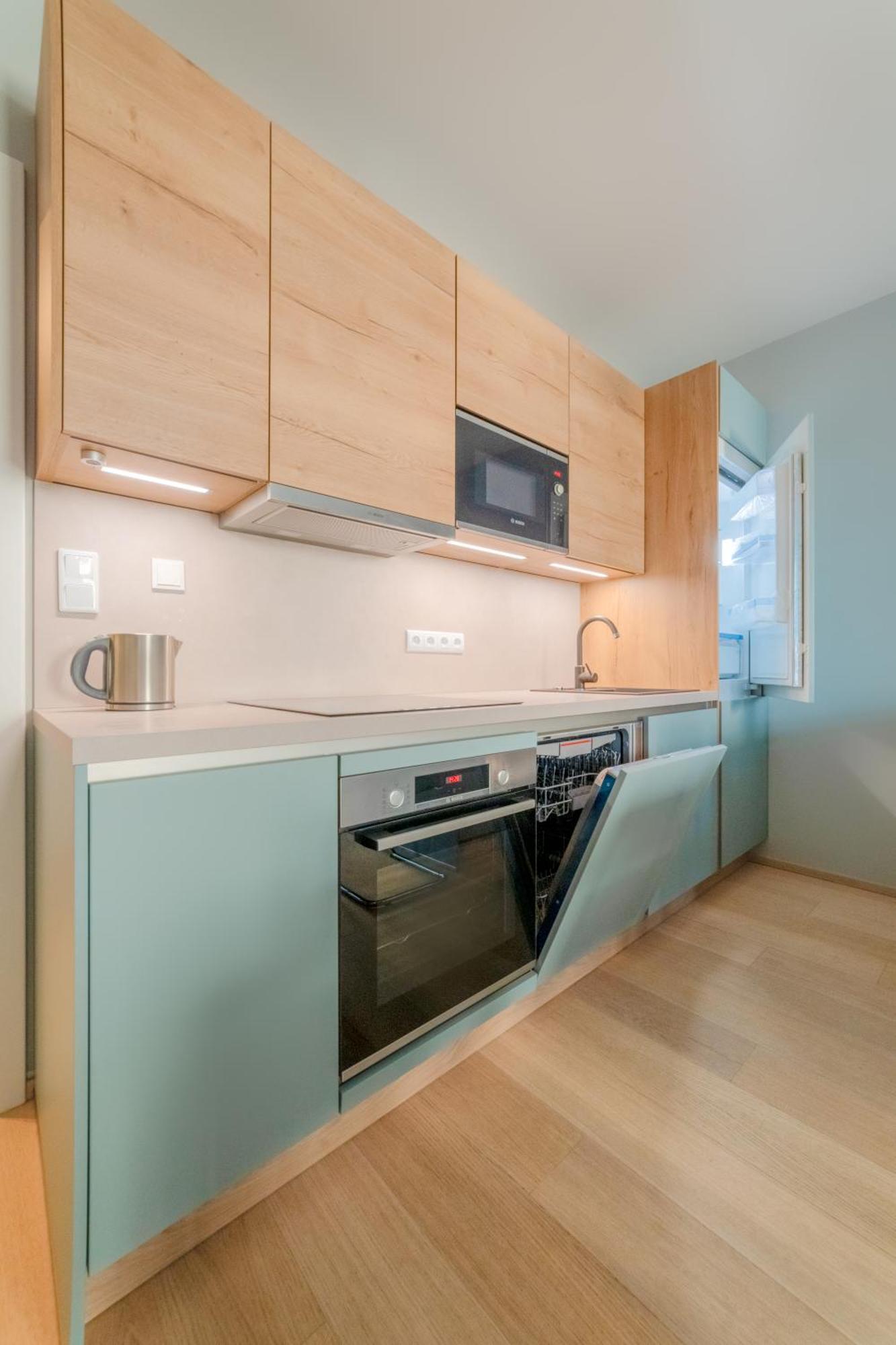 Chic Living At Vista Serenity With Balcony Prague