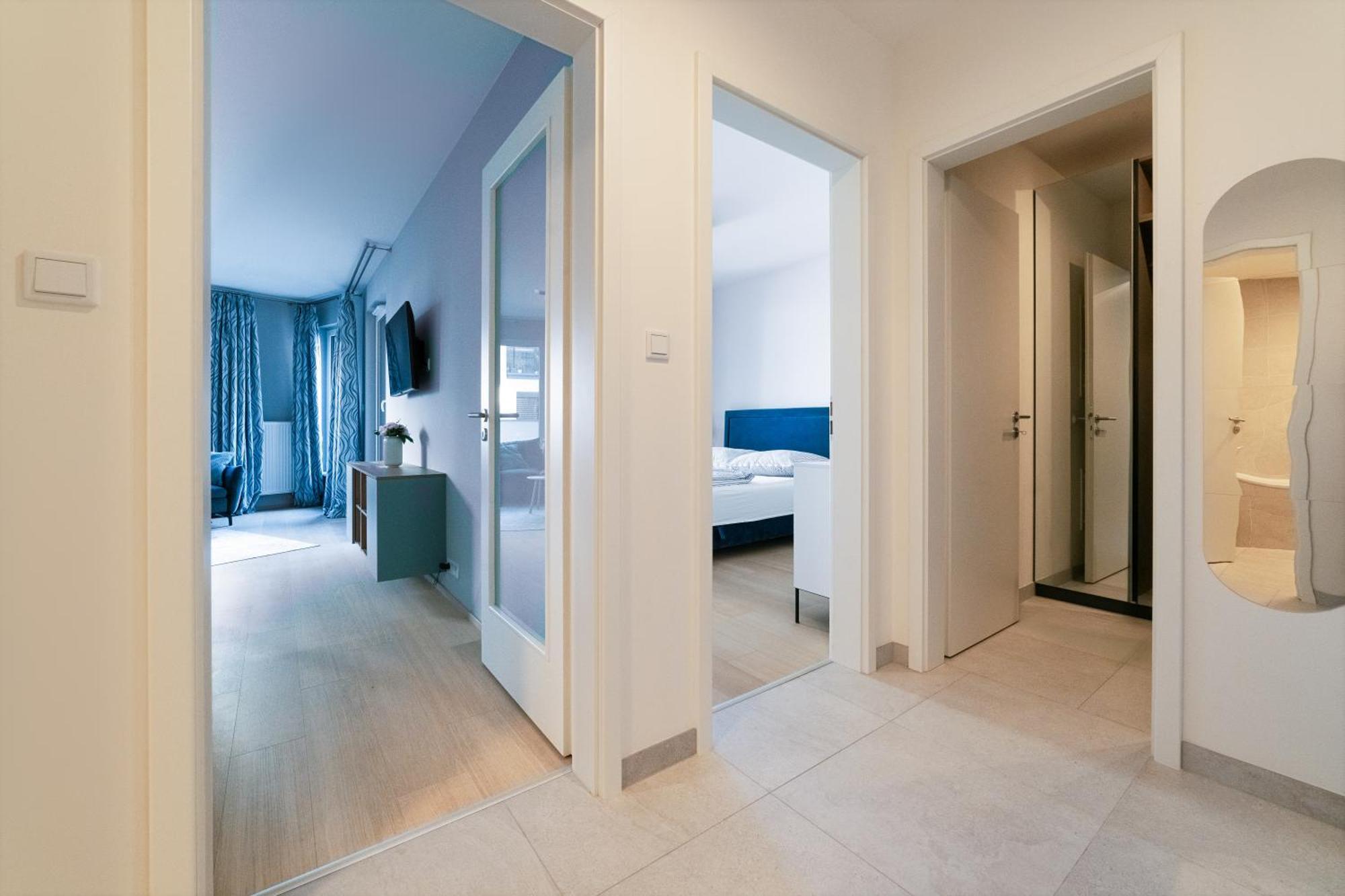 Chic Living At Vista Serenity With Balcony Apartment *