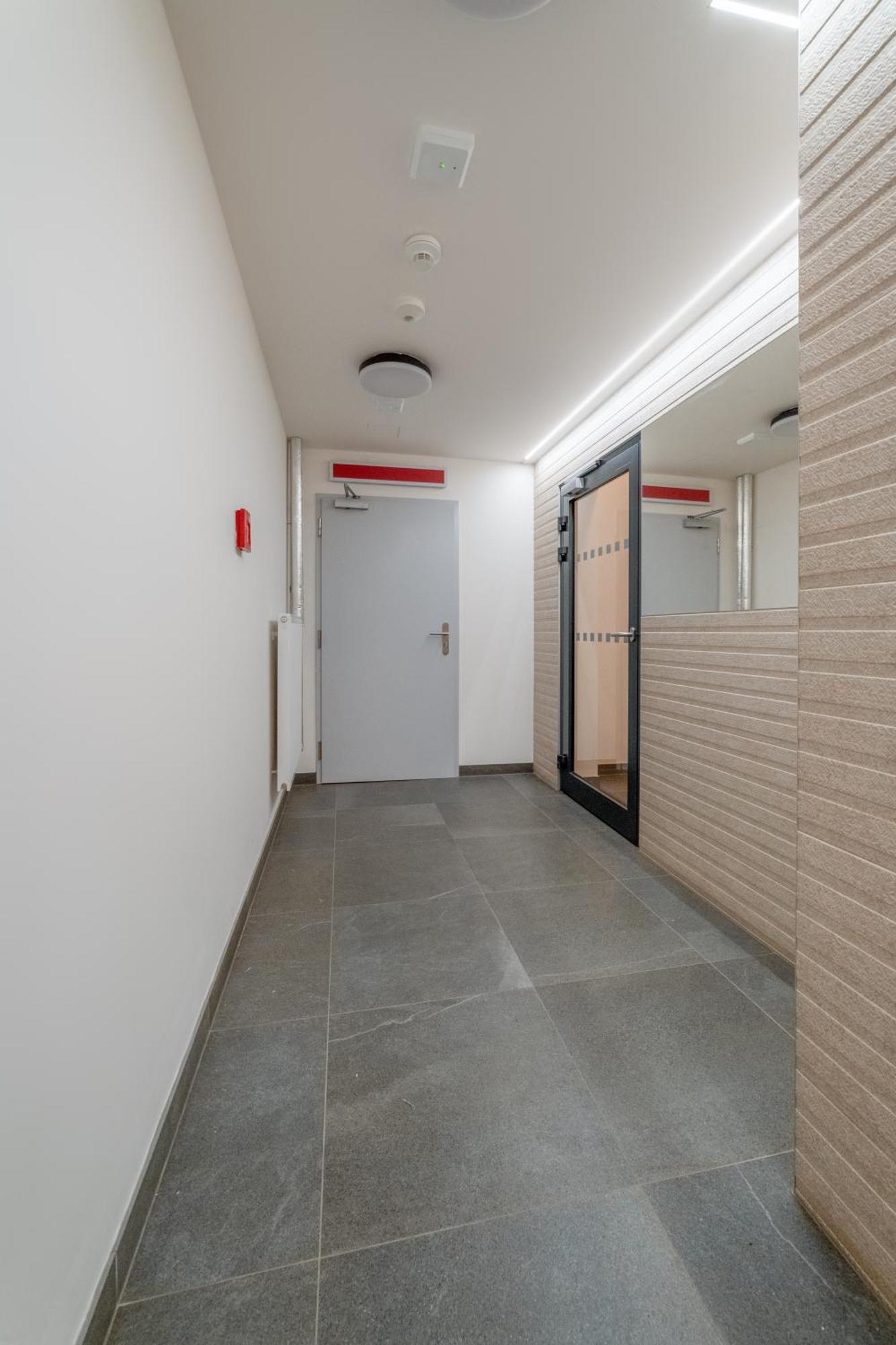 Chic Living At Vista Serenity With Balcony *