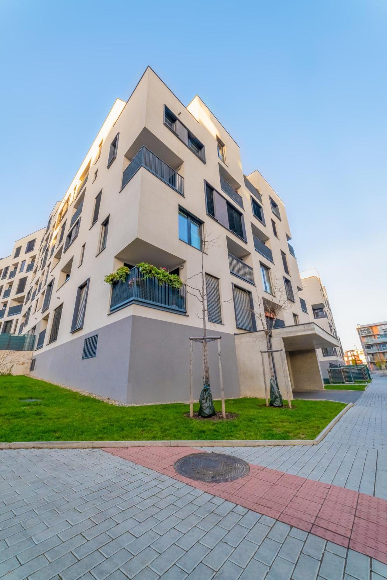 Chic Living At Vista Serenity With Balcony * Prague