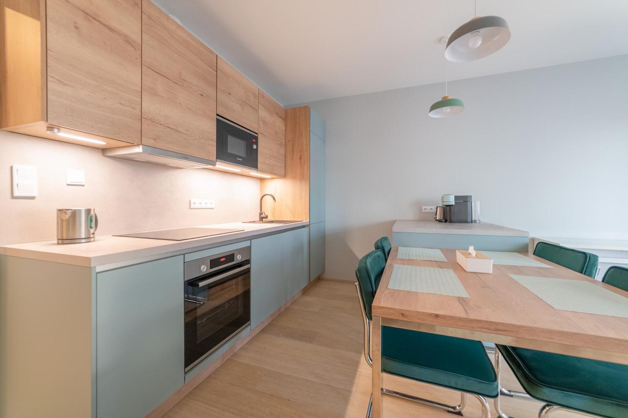 Chic Living At Vista Serenity With Balcony Apartment *