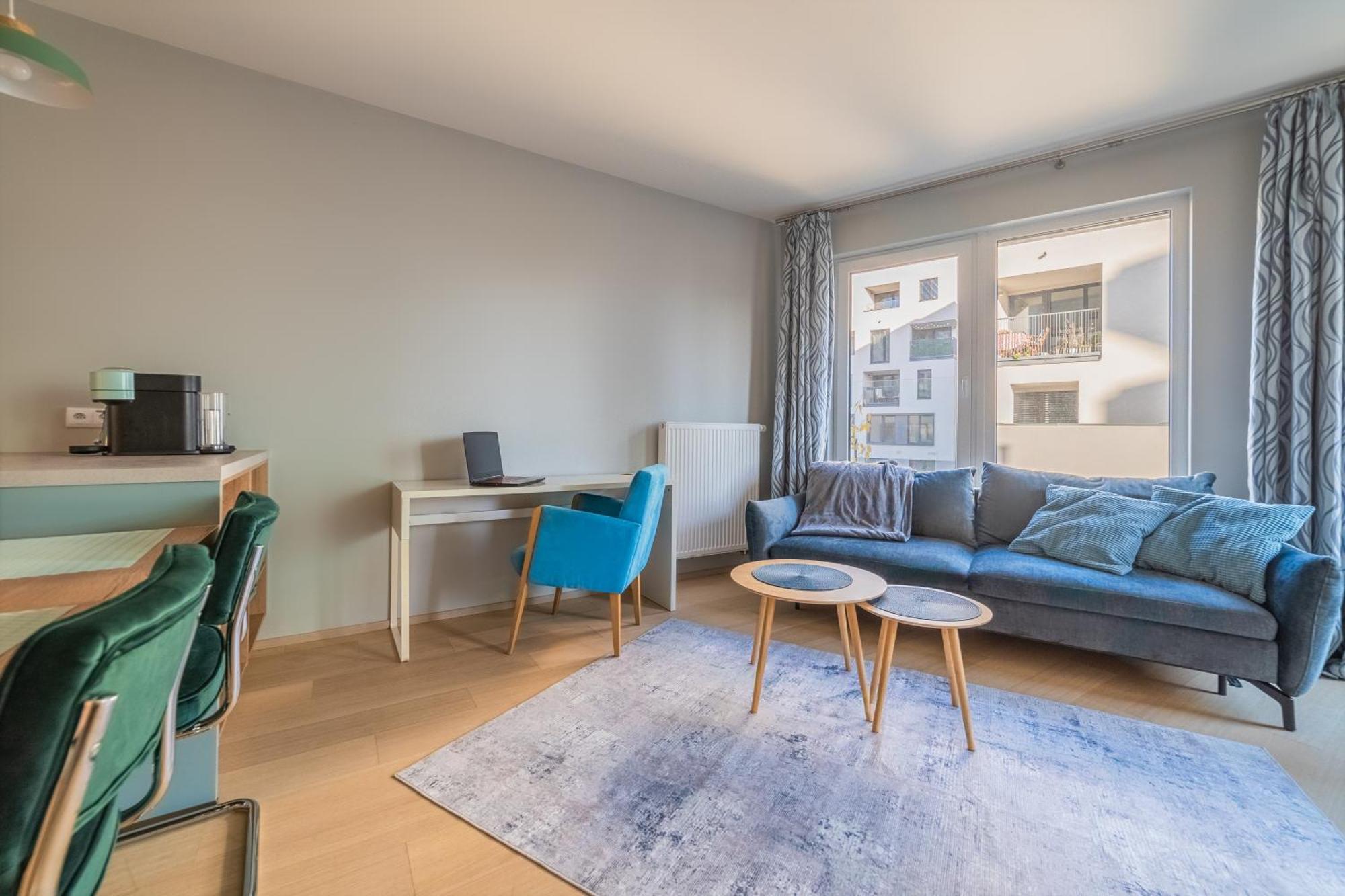 Chic Living At Vista Serenity With Balcony Prague